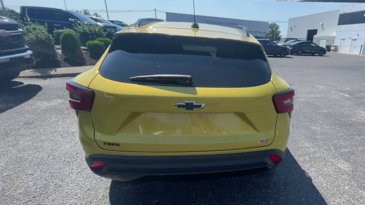Used 2024 Chevrolet Trax RS w/ Driver Confidence Package FWD image 8