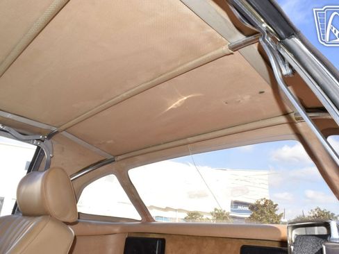 Used 1988 Mercedes-Benz 560 SL image 36