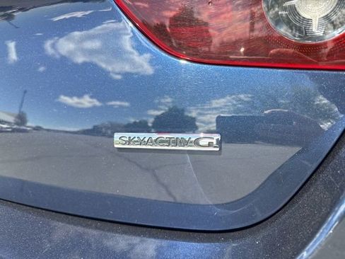 Used 2024 MAZDA MAZDA3 s FWD image 10