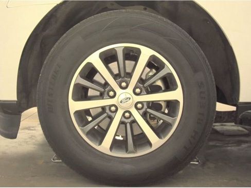 Used 2020 Ford Expedition XLT image 12