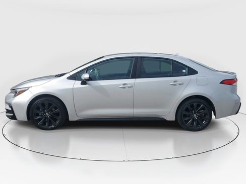 Used 2023 Toyota Corolla SE FWD image 6
