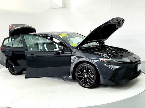 Used 2025 Toyota Camry SE w/ Convenience Package AWD/4WD image 12