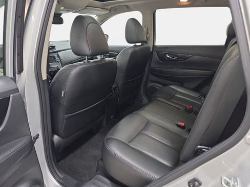 Used 2020 Nissan Rogue SL w/ Premium Package AWD/4WD image 12