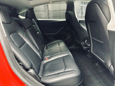 Used 2023 Tesla Model Y Long Range AWD/4WD image 21