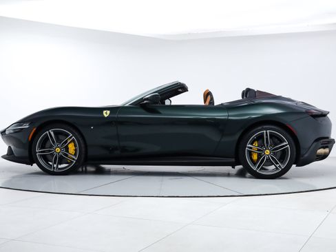 Certified 2025 Ferrari Roma Spider RWD image 4