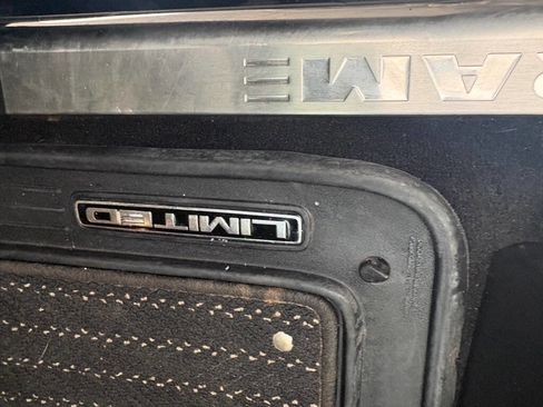 Used 2018 RAM 3500 Laramie Longhorn image 18