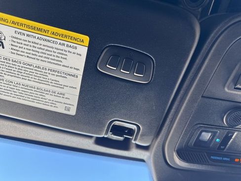 Used 2023 Ford Bronco Wildtrak image 18