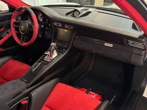Used 2018 Porsche 911 GT2 RS RWD image 27