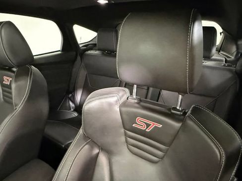 Used 2016 Ford Focus ST w/ Equipment Group 402A FWD image 35