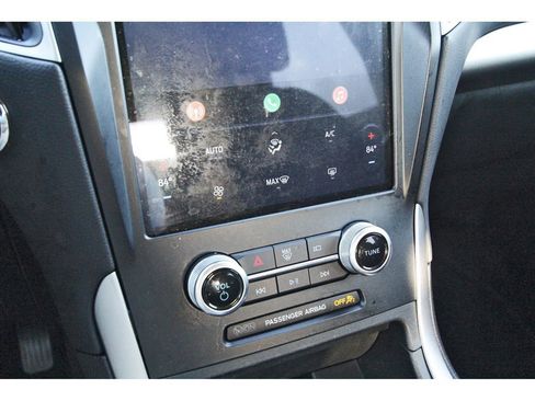 Certified 2024 Ford Edge SE image 24