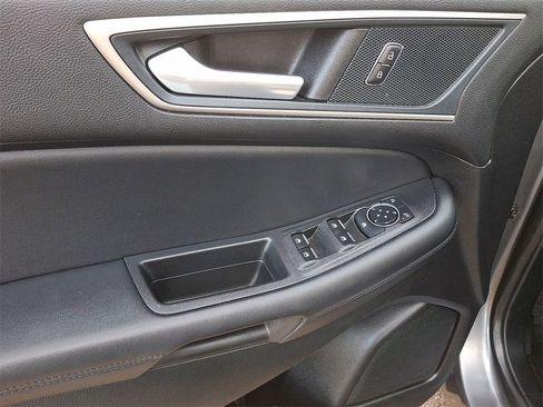 Used 2024 Ford Edge SEL image 12