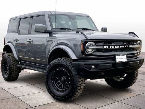 Used 2022 Ford Bronco Outer Banks image 2