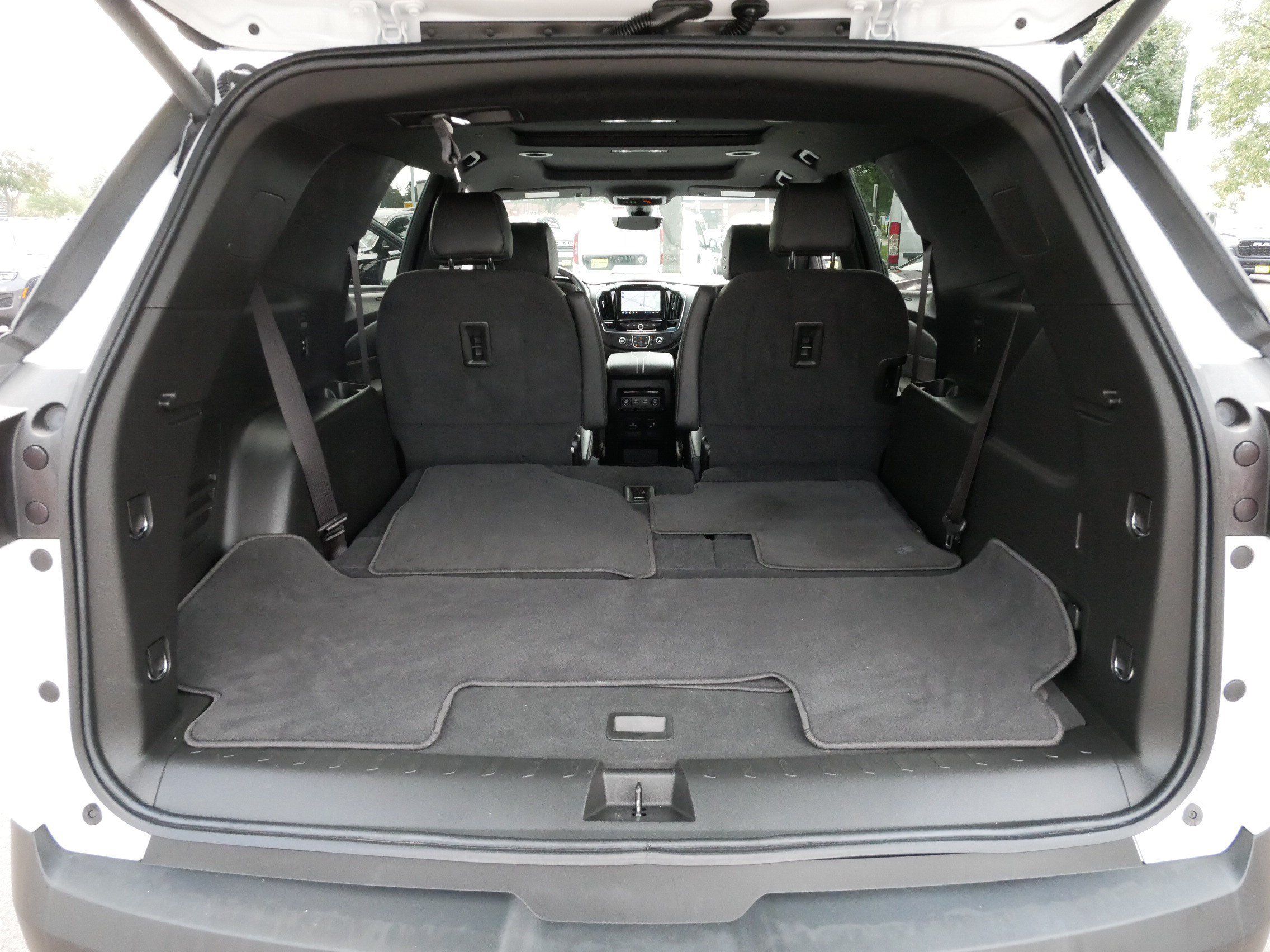 Used 2023 Chevrolet Traverse RS AWD/4WD image 18