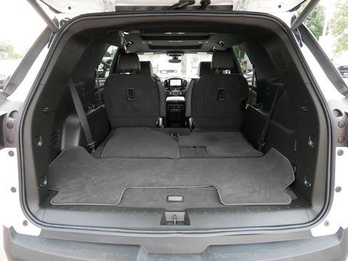 Used 2023 Chevrolet Traverse RS AWD/4WD image 18