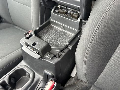 Used 2021 Jeep Wrangler Unlimited Sport image 24