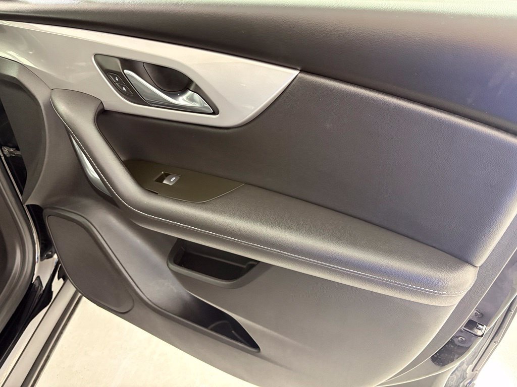 Used 2025 Chevrolet Blazer LT FWD image 37