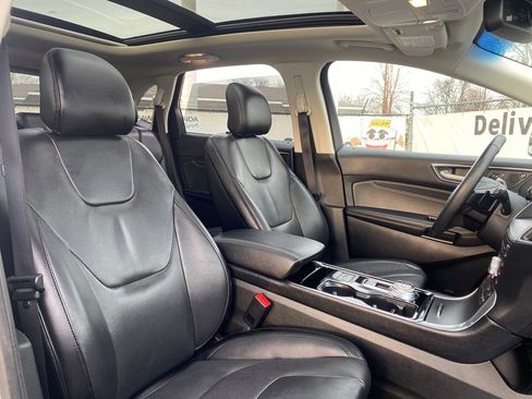Used 2019 Ford Edge Titanium w/ Equipment Group 301A image 18