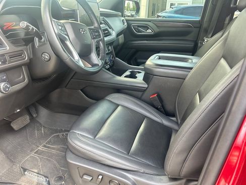 Used 2023 Chevrolet Suburban Z71 w/ Luxury Package AWD/4WD image 18