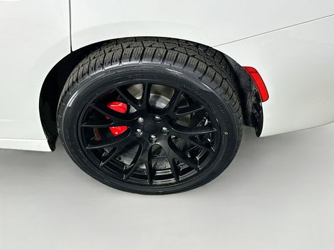 Used 2018 Dodge Charger R/T w/ Blacktop Package image 11