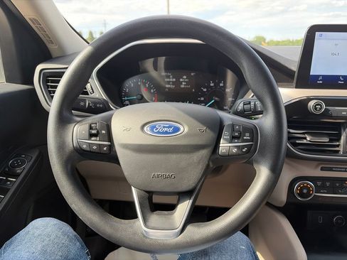 Used 2020 Ford Escape SE FWD image 17
