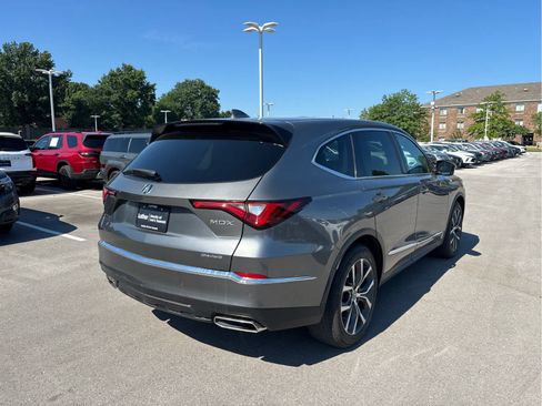Used 2023 Acura MDX SH-AWD w/ Technology Package image 4