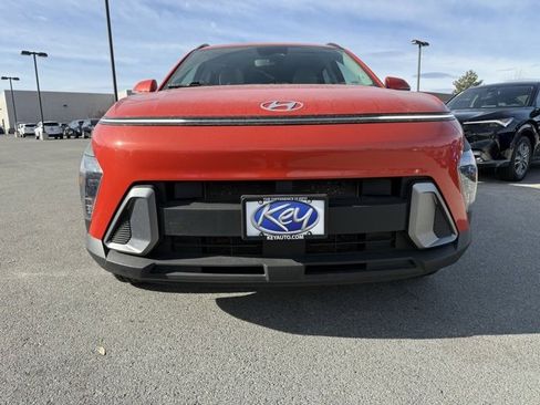 Used 2024 Hyundai Kona SEL image 6