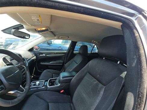Used 2023 Chrysler 300 Touring w/ Sport Appearance Package RWD image 10