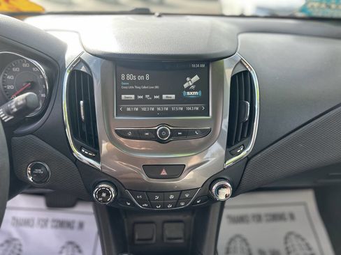 Used 2017 Chevrolet Cruze LT w/ Convenience Package image 12