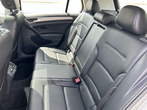 Used 2016 Volkswagen Golf SE w/ Lighting Package image 17