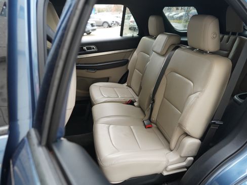 Used 2018 Ford Explorer XLT w/ Equipment Group 202A image 35
