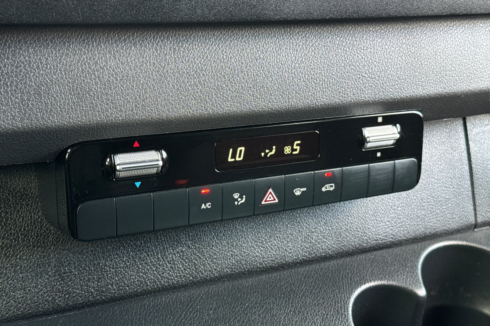 Used 2025 Mercedes-Benz Sprinter 2500 image 20