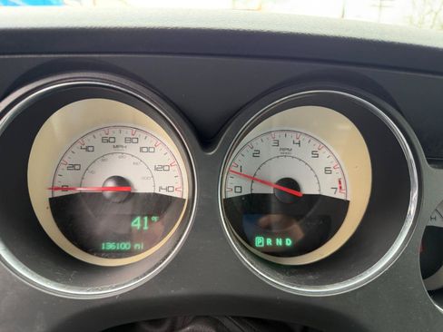Used 2014 Dodge Challenger SXT RWD image 34