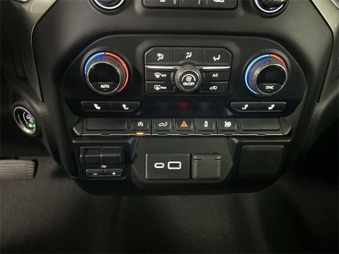 Used 2021 Chevrolet Silverado 1500 LT image 17