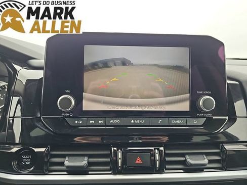 Used 2025 Nissan Pathfinder SV FWD image 14