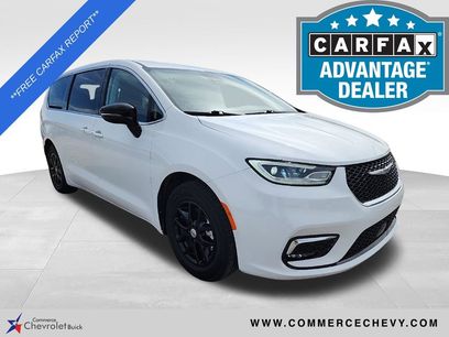 Used 2024 Chrysler Pacifica Touring-L