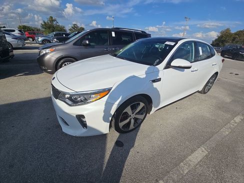 Used 2018 Kia Optima SX image 2