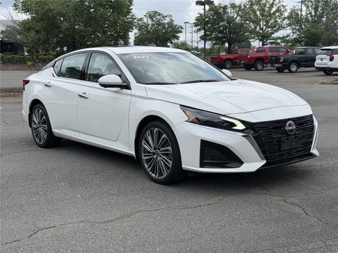 Used 2023 Nissan Altima 2.5 SL AWD/4WD image 31