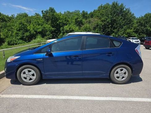Used 2010 Toyota Prius One FWD image 2
