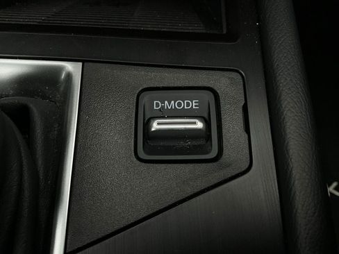 Used 2025 Nissan Kicks SV image 21