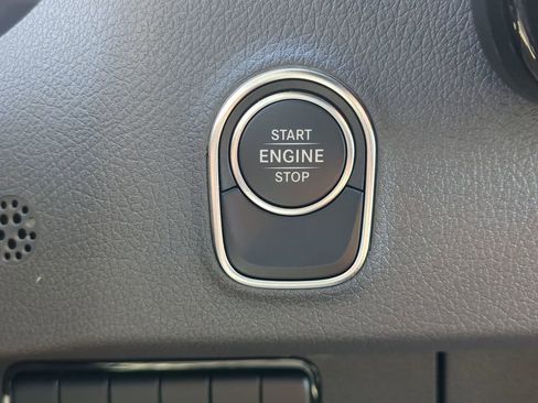 Used 2025 Mercedes-Benz Sprinter 2500 image 15