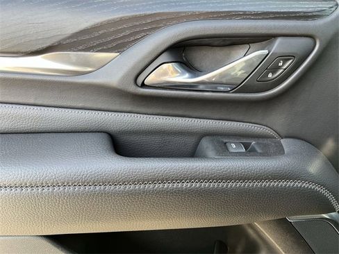 Used 2021 GMC Yukon XL Denali w/ Denali Premium Package image 16