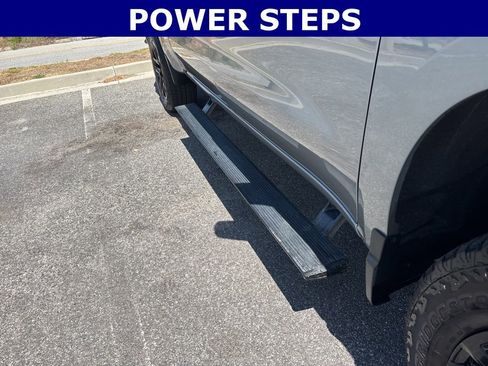 Used 2025 Chevrolet Silverado 1500 LT Trail Boss w/ Convenience Package II AWD/4WD image 7