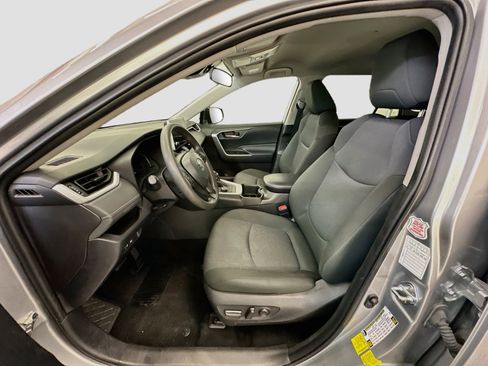 Used 2025 Toyota RAV4 XLE AWD/4WD image 13
