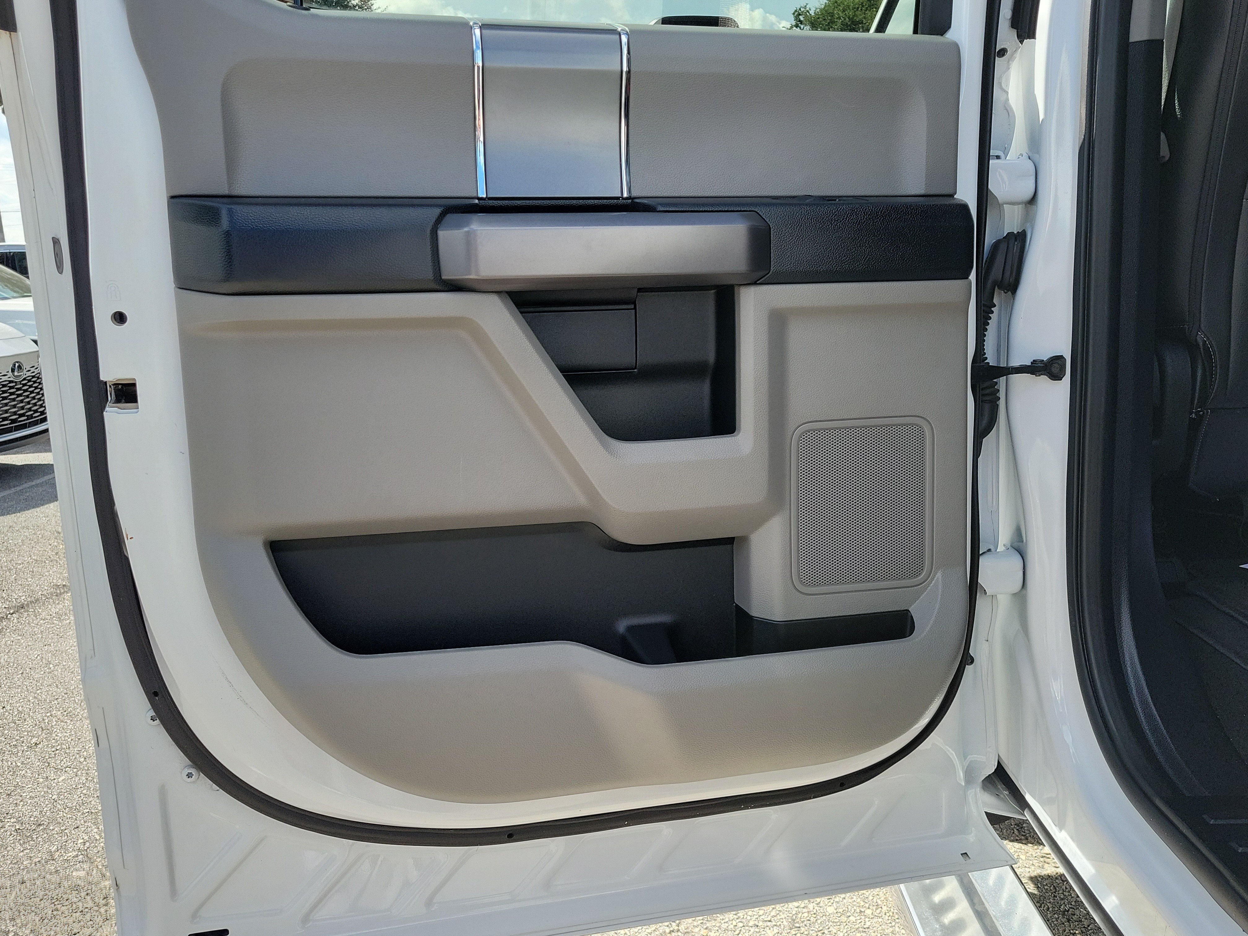 Used 2019 Ford F250 XLT w/ XLT Premium Package AWD/4WD image 10