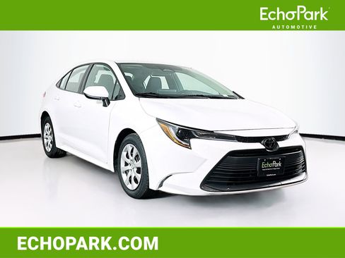 Used 2024 Toyota Corolla LE image 1