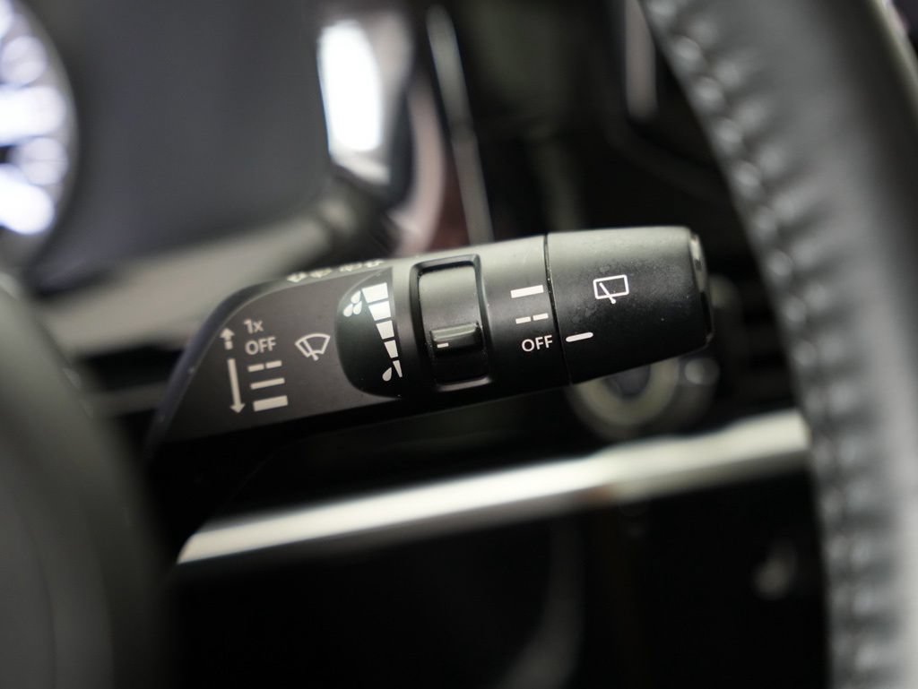 Used 2022 Nissan Pathfinder SV w/ SV Premium Package AWD/4WD image 13