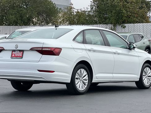Used 2020 Volkswagen Jetta S image 2