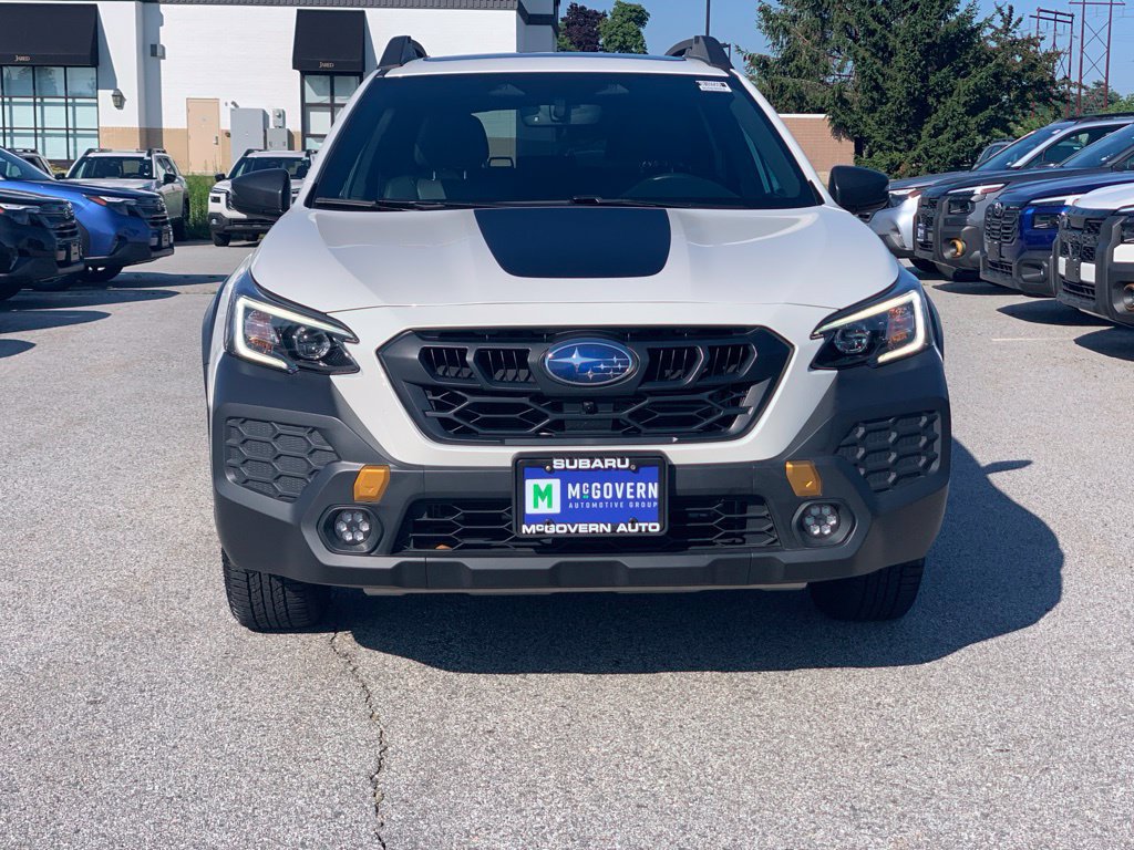 Used 2025 Subaru Outback Wilderness AWD/4WD image 3