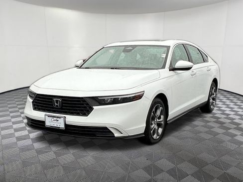 Used 2024 Honda Accord EX image 3
