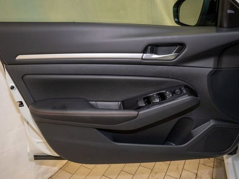 New 2025 Nissan Altima 2.5 SR image 12